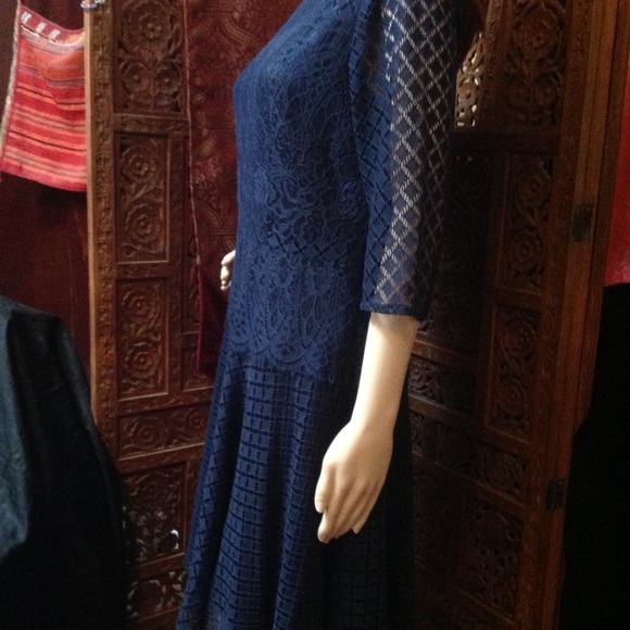 Tahari navy blue lace dress NWOT size 10P - Picture 4 of 8